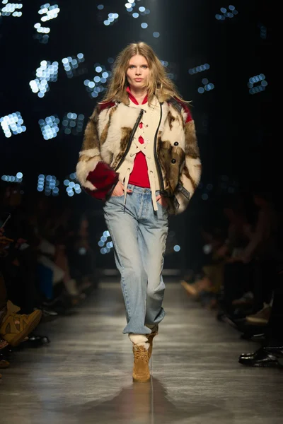 Look 27